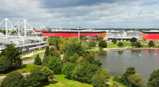 Четырёхместный номер Standard с видом на озеро Crowne Plaza Birmingham NEC by IHG