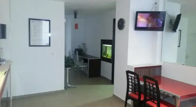 Hostel Harolds Backpackers, Забронировать Хостел Ницца Приморские Альпы, рядом с Набережная Соединенных Штатов
