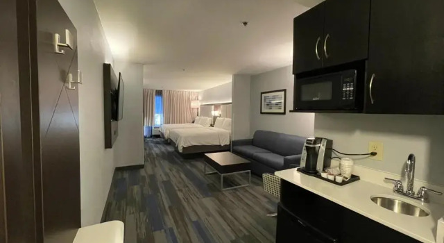 Двухместный люкс Holiday Inn Express & Suites Columbia - East Elkridge, Jessup an IHG Hotel