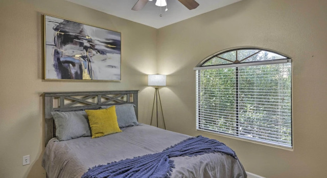 Dog-friendly Condo w/ Pool & Hot Tub in Phoenix, Foglalás Szálloda Phoenix Scottsdale