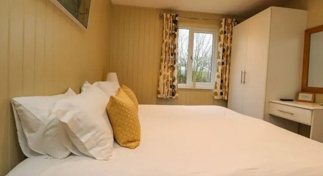 Oak Lodge