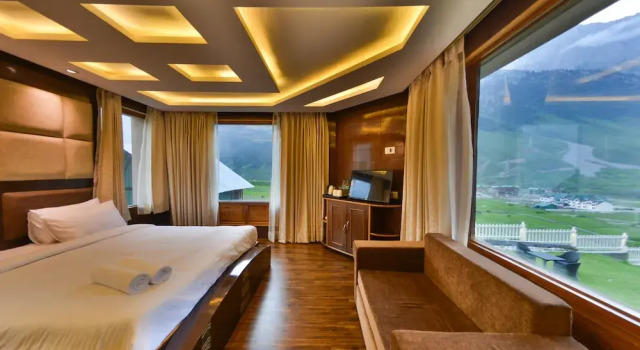 Hotel Village Walk