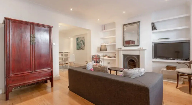 Spacious 1 Bedroom Flat in Fulham, Varaa Huoneisto Asunnot kohteessa Merseyside, Huoneisto