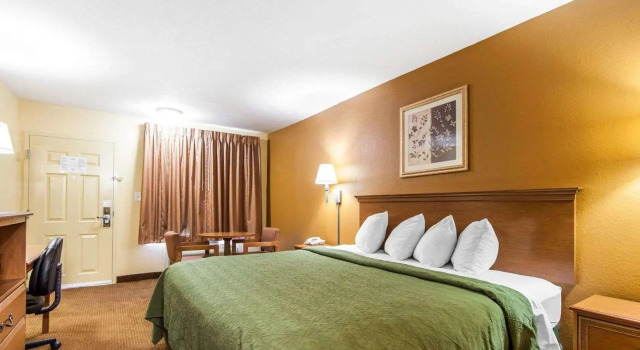 Двухместный номер Standard Quality Inn & Suites Cartersville North