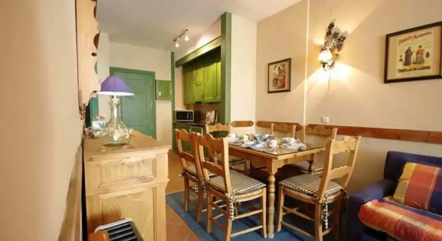 100 Meters From the ski Slopes, Parking and Wifi, Varaa Huoneisto Pradollano 