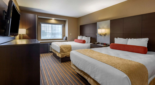 Четырёхместный номер Standard Best Western Plus Woodstock Inn & Suites