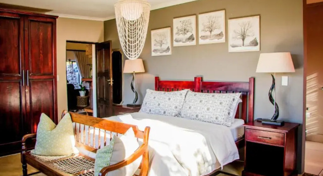 Номер Standard с видом на горы African Safari Lodge