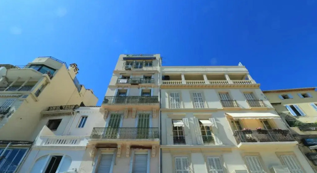 LUMINEUX 3 PIECES RENOVE FACE AU PORT l! A2B218, Забронировать Апартаменты/квартира Канны Приморские Альпы, рядом с Продуктовый рынок Forville Provencal