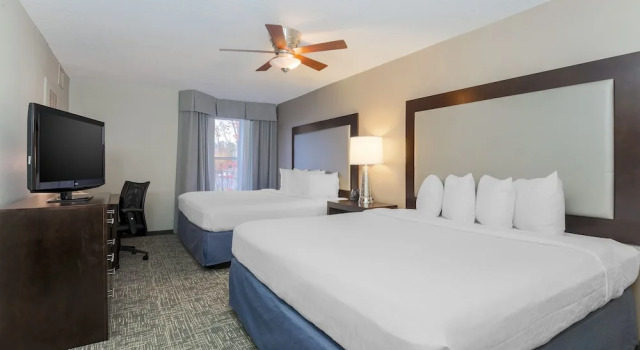 Четырёхместный люкс Hearing/Mobility accessible Homewood Suites by Hilton Southwind - Hacks Cross