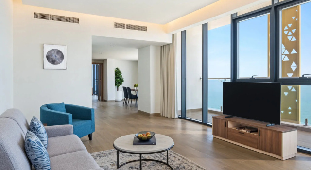 Апартаменты с 2 комнатами с балконом и с видом на море Beach Bay Hotel Mirfa