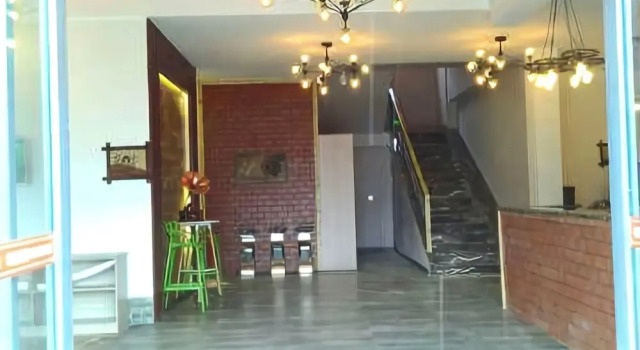Zhaxi Zhuomu Hotel, Boek Hotel Daocheng Sichuan