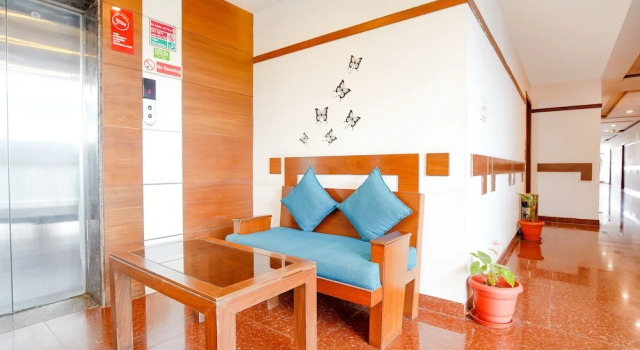 FabHotel Emirates Suites