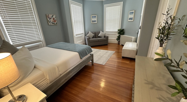 Spacious Suite 1 Bed/ 1 Bath/ Pullouts Sofas - Unit 5 1 Bedroom Apts, Забронировать Апартаменты/квартира Апартаменты Ньюпорт, рядом с Развлекательный центр Ryan Family Amusements, Апартаменты/квартира