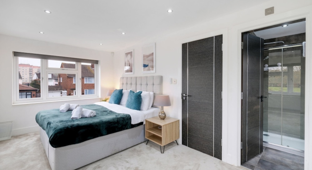 Stunning 5 Bedroom, 3 Bathroom Home in Windsor, Book Pension Windsor Berkshire