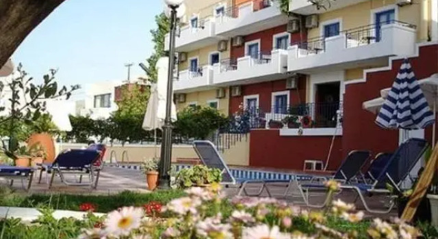 Одноместный полулюкс Astra Village & Suites