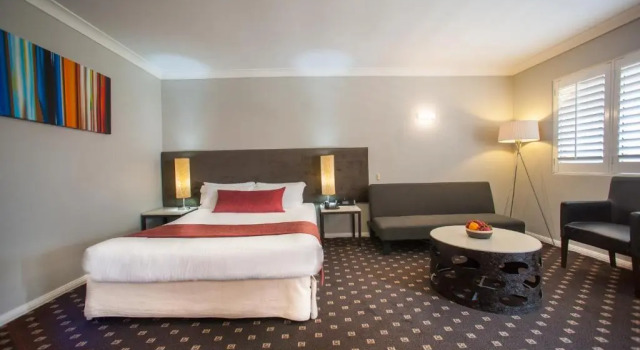 Двухместный номер Superior Ramada Hotel & Suites by Wyndham Cabramatta