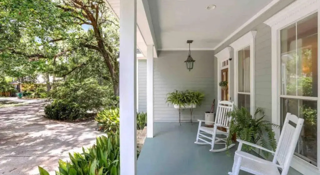 Коттедж с 3 комнатами Guest House 3 blocks from the St Tammany Biking Trace & 4 blocks to Downtown Abita Springs