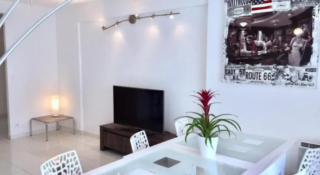 Апартаменты с балконом Appartements Cannes