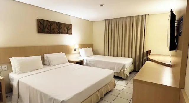 Трёхместный номер Superior с балконом Hotel Diogo