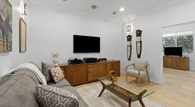 Коттедж Big Bear Home features Private Entrance and Patio with Fire Pit by RedAwning