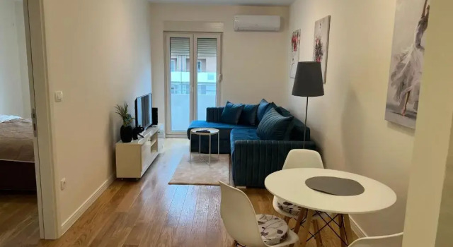 White Homes 49/71 - Central Point, Boek Hotel Hotels in Podgorica met parkeren, Parkeren