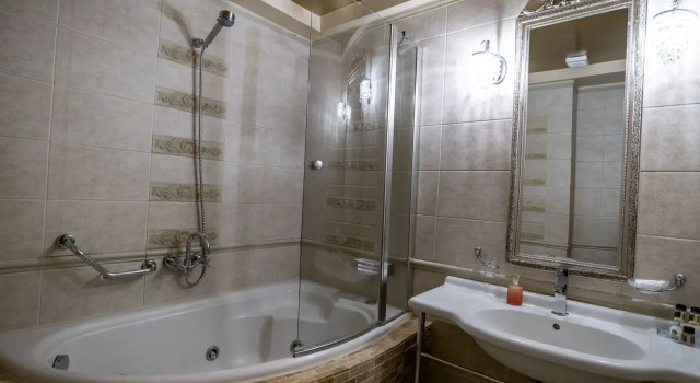 Полулюкс Achtis Hotel