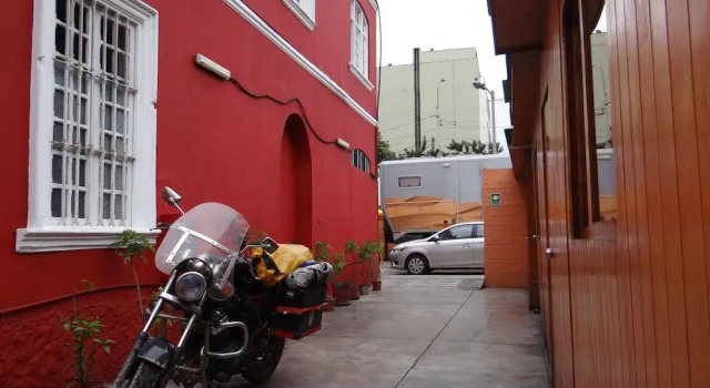 Hitchhikers Lima Hostel, Забронировать Хостел Отели в центре Мирафлореса, в центре