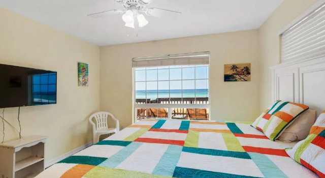 Barefoot Beach Retreat 3 Bedroom Apartment, Rezerwuj Apartament Hotele w Lower Grand Lagoon z parkingiem, Parking