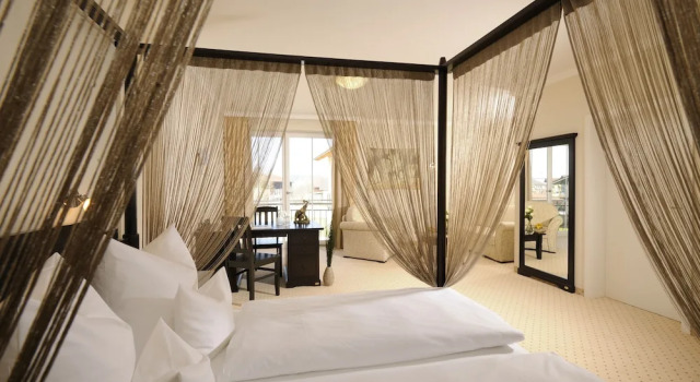 Balkonlu küçük süit Hotel Inspiration Garni