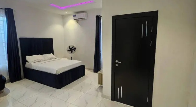 Luxury 5 Bedrooms Duplex With Swimming Pool, Book Hotel Lagos Lagos State