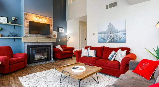 Wintergreen Retreat with Private Sauna & Patio 82291, Varaa Hotelli Blue Mountains 