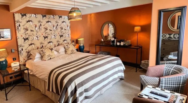 Номер Comfort The Broadway Hotel