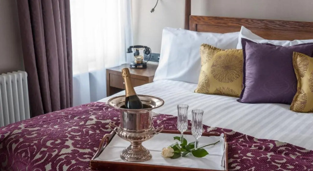 Номер Luxury Bishops Gate Hotel