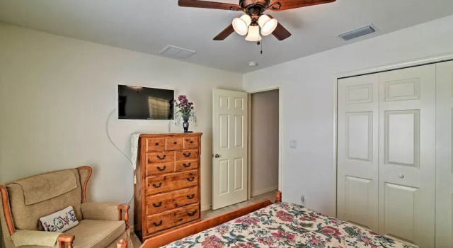 Bright Spring Hill Home: 5 Mi to Weeki Wachee Park, Reserva ahora Casa o chalet Spring Hill 