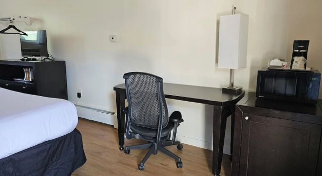 Четырёхместный номер Standard H&H Motor Lodge