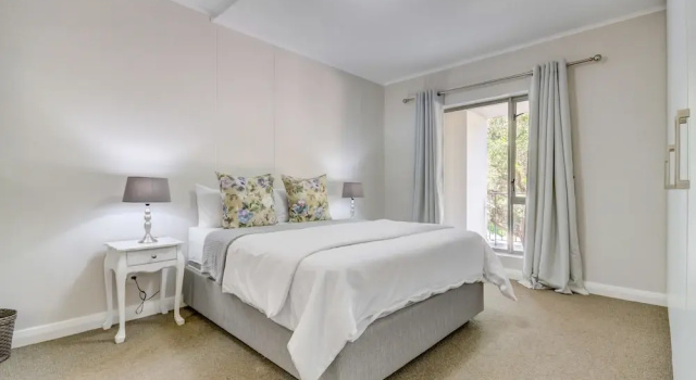 UniqueStay Mayfair Deluxe Apartment, Забронировать Апартаменты/квартира Отели Cape Peninsula с парковкой, Парковка