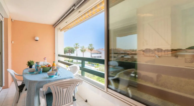 Les Terrasses du Lac, Book Hotel Hotels in Camargue with a Pool, Swimming Pool