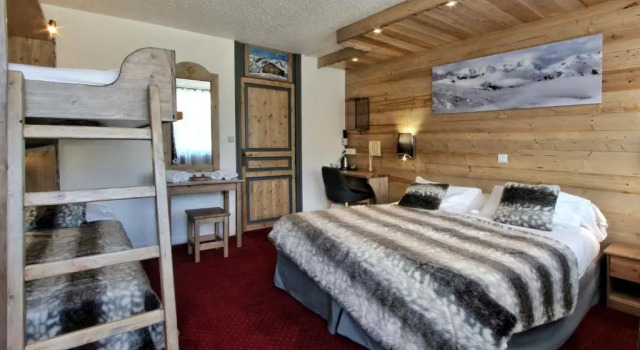 Четырёхместный номер Standard Hotel Le Pelvoux