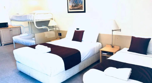 Семейный номер Standard OVERLANDER MOTOR LODGE