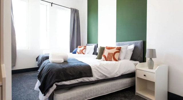 Kings Building- 2 Bed & Bathroom Flats