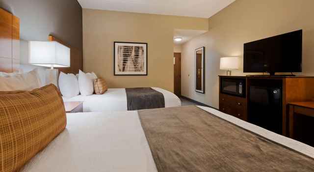 Четырёхместный номер Standard Best Western Delta Inn