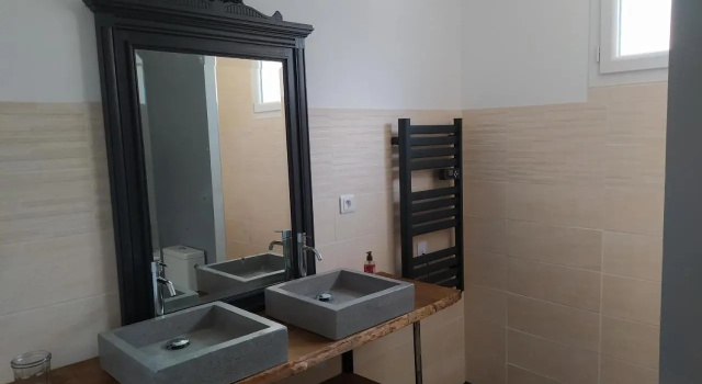 Gîte L'atelier, Rezerwuj Hotel Hotele w Centre z parkingiem, Parking
