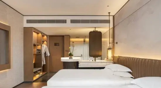 Семейный люкс Lung Chuen International Hotel