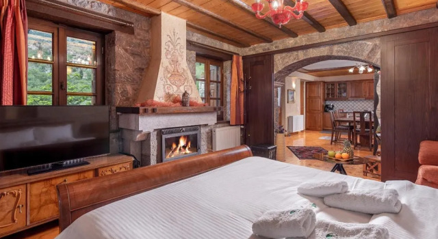 ViP Suite 4 Seasons, Book Hotel Distomo-Arachova-Antikyra 