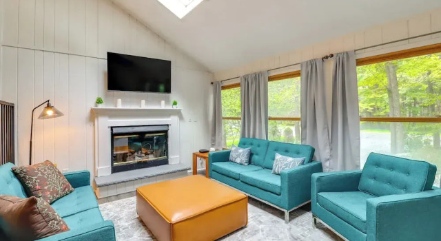 Коттедж 1 Mi to Lake, Golf & Ski Access: The Hideout Home!