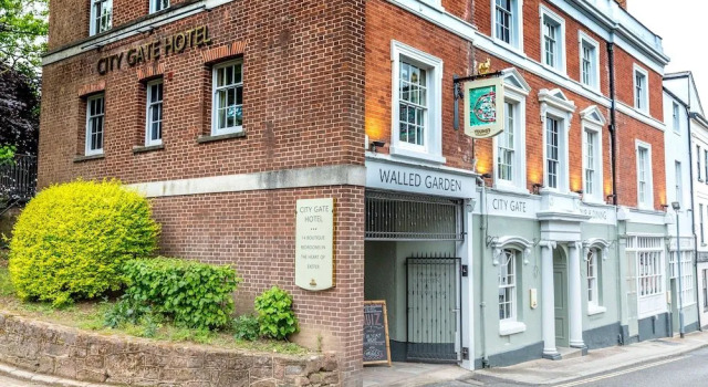 The City Gate Hotel