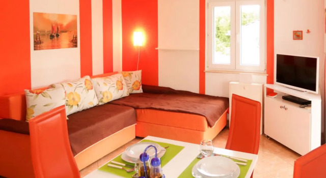 Vesna (MLK155), Prenota Hotel Hotel a Isole Quarnerine con parcheggio, Parcheggio
