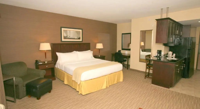 Двухместный номер Deluxe Holiday Inn Express San Diego South - Chula Vista by IHG