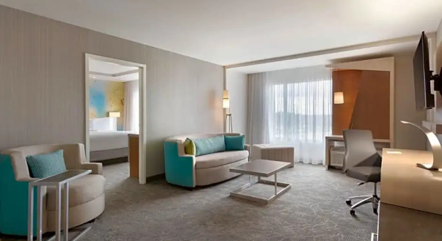 Двухместный люкс Courtyard by Marriott Toronto Mississauga/West
