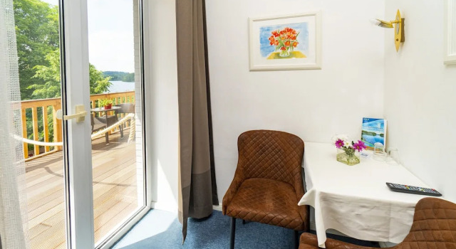 Одноместный номер Standard с балконом и с видом на озеро Hotel Holsteinische Schweiz am Dieksee